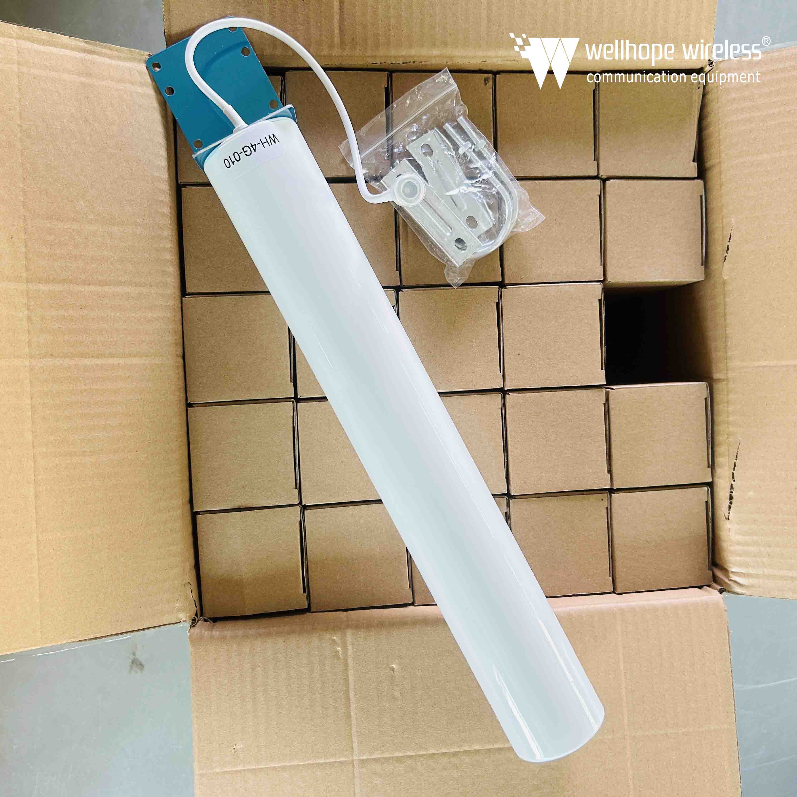  2025-9-16 4G Antenna LTE Omni-Directional 10dBi Outdoor Weatherproof N Female 200pcs